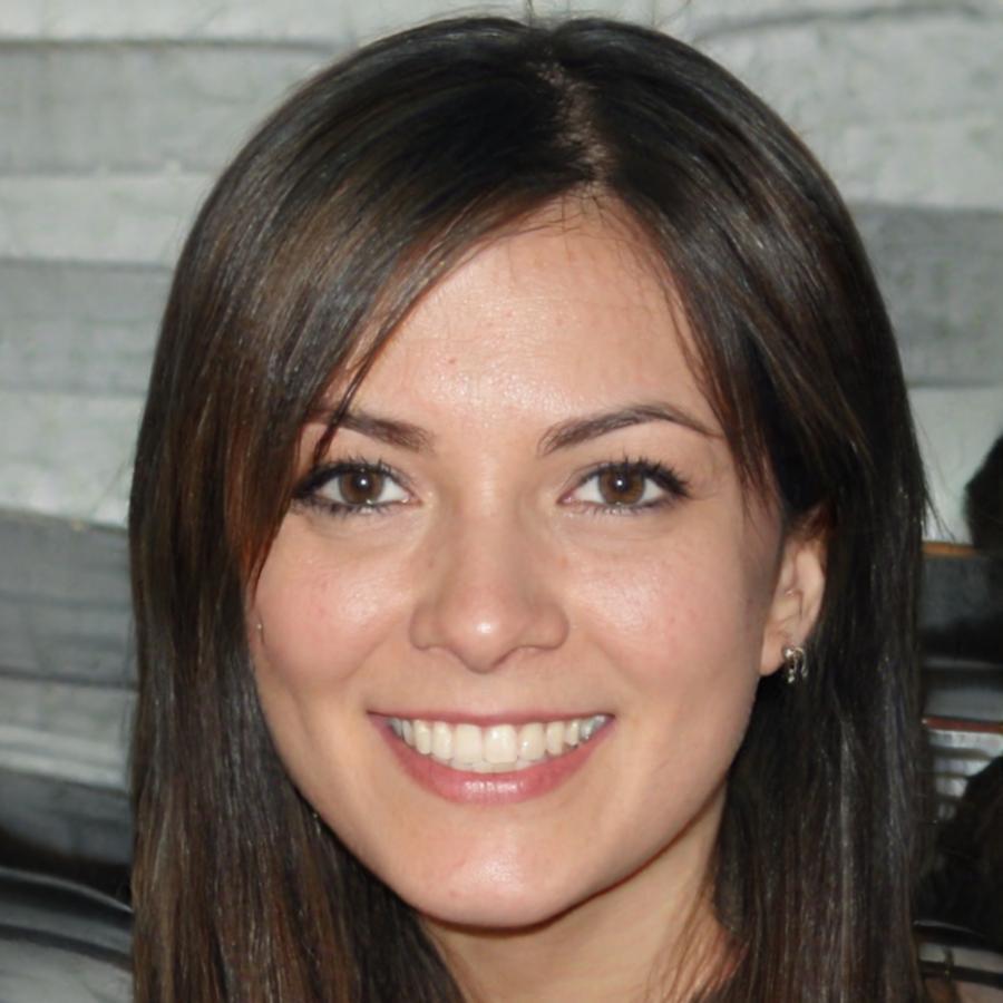 Elena Martínez, Trabajadora Social